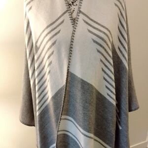 Modena Shawl Poncho - Gray &  White - New - Beautiful Condition - One Size